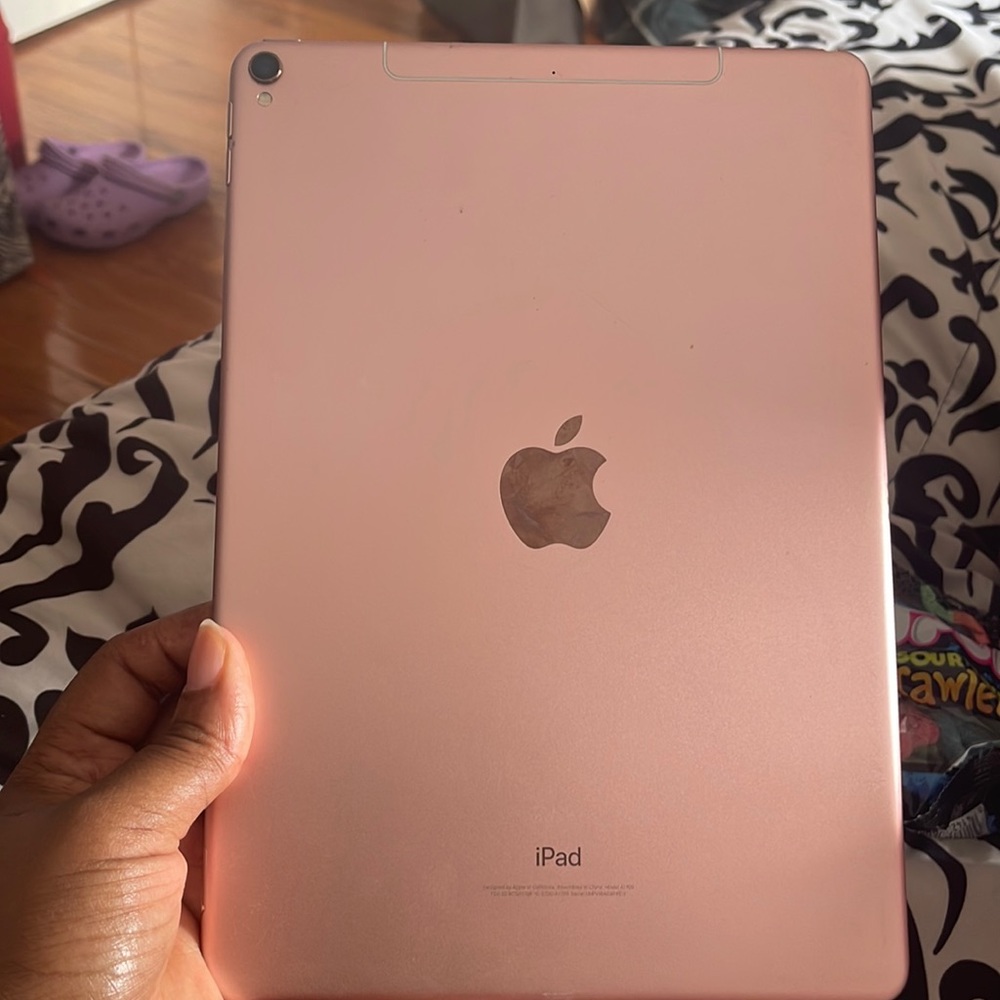 iPad no cracks, fully functional 10.26 x 1.87 x 7.22 inches. iPad only